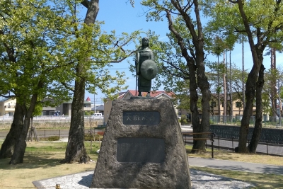 花輪屋敷近くの静御前像